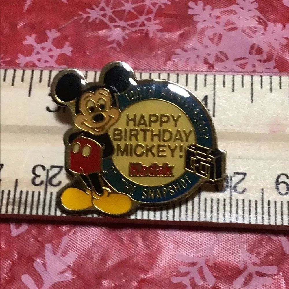 1988 Mickey Mouse Kodak birthday trading pin